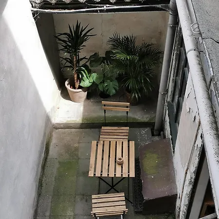 Cozy Centre With Parkview Guest house